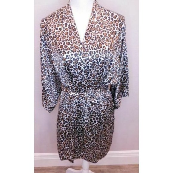 Victoria's Secret Other - Victoria's Secret Cheetah Print Silky Robe size Small/Medium S/M